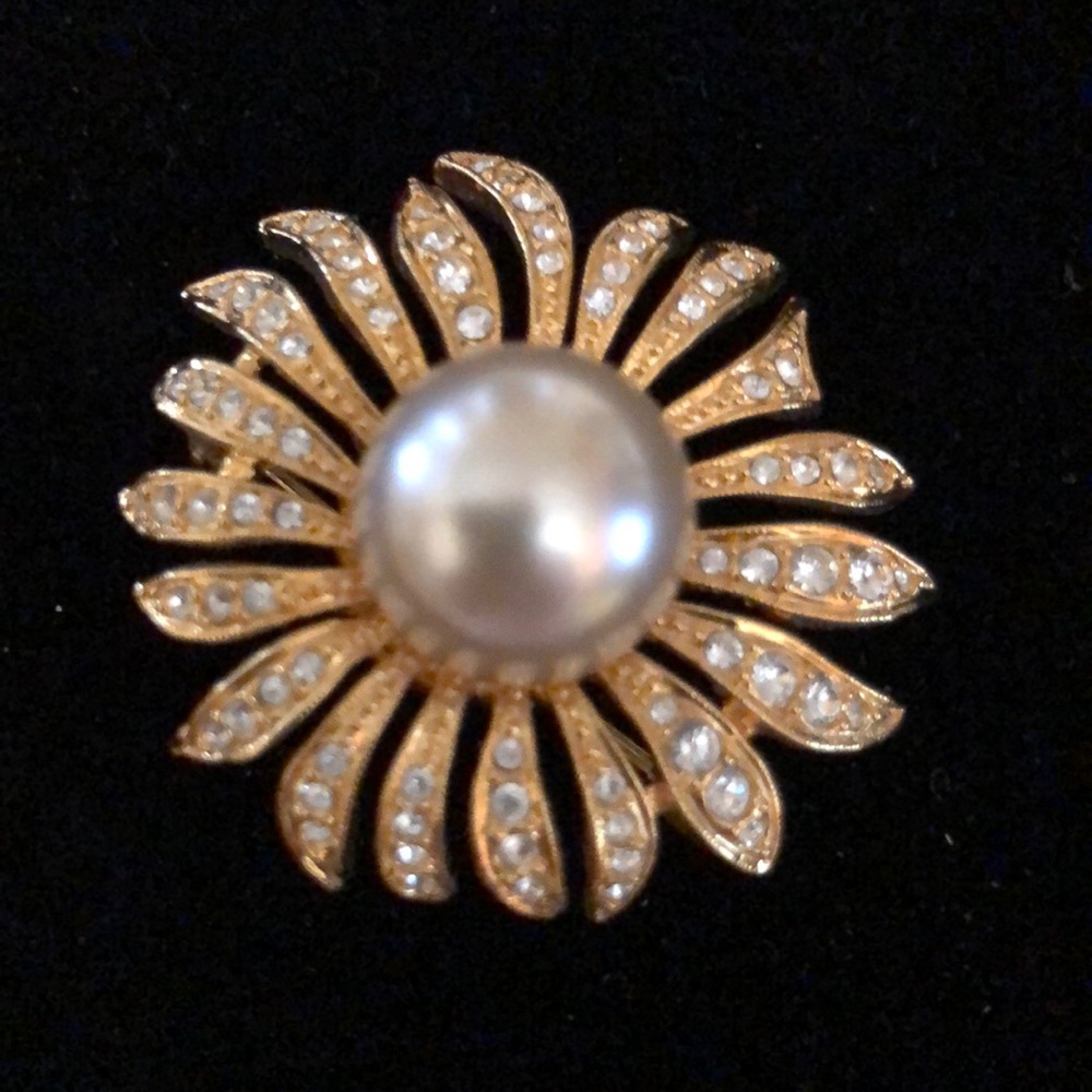 Faux Gold, Pearl & Rhinestone Brooch